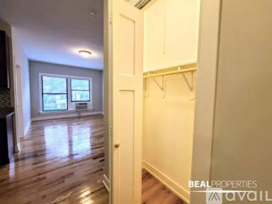 Main picture of Arlington Building