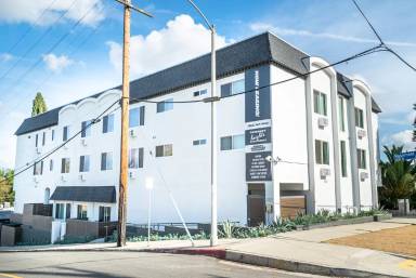 Main picture of 2155 Bellevue Ave