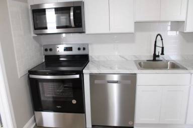 Main picture of 1533 Baltimore Ave