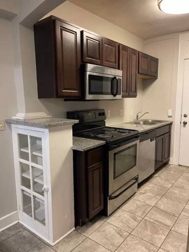 Main picture of 3304 Burt St