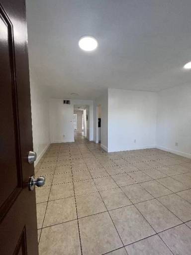 Main picture of 1051 NE 163rd St