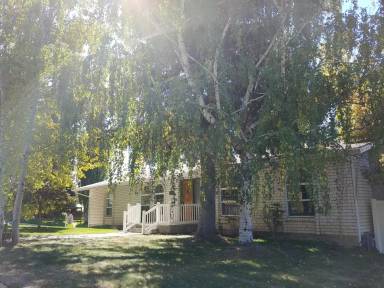 Main picture of 9 Cherry Dr