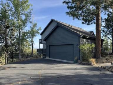 Main picture of 1016 NW Foxwood