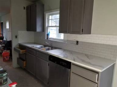 Main picture of 871 S 45th St