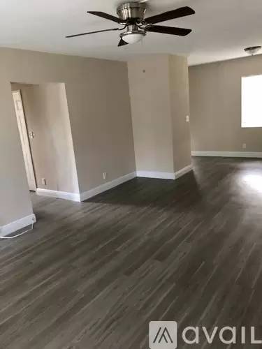 Main picture of 2255 NE 51st St