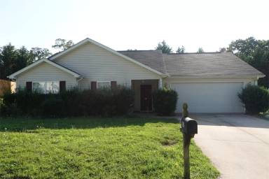 Main picture of 207 Pleasant Oak Ct