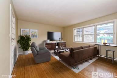 Main picture of 6018 N Winthrop Ave