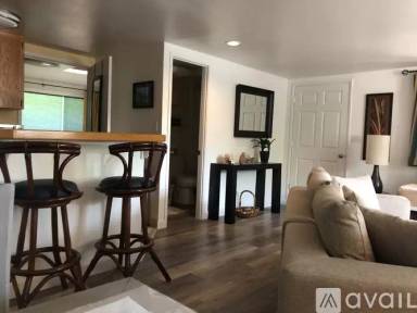 Main picture of 4 S Kalaheo Ave