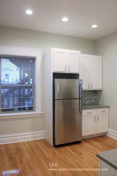 Main picture of 847 W Wellington Ave