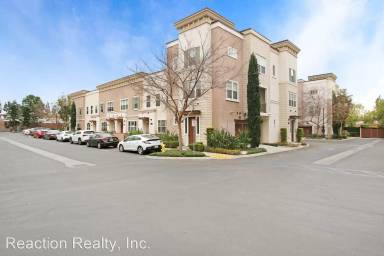 Main picture of 113 E Commercial St