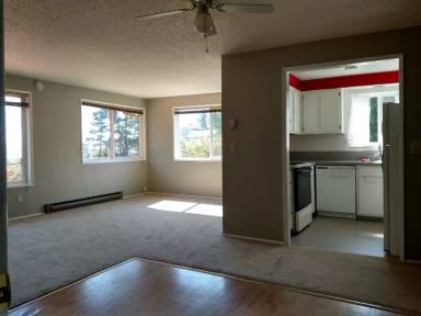 Main picture of 253 SW 11th St