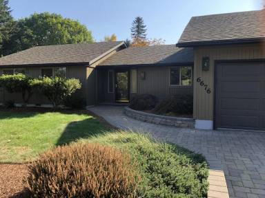 Main picture of 6676 Doral Dr SE