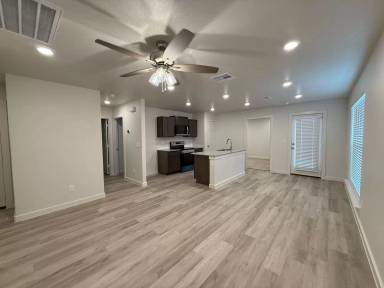 Main picture of 5518 Rice St
