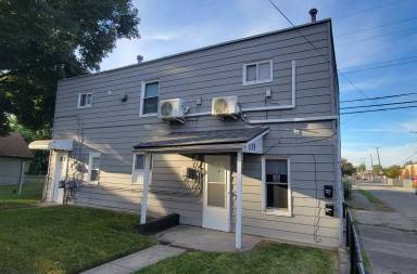 Main picture of 135 Byron St