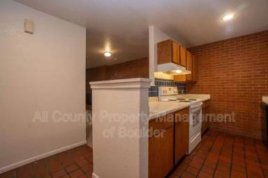 Main picture of 1850 Goss St