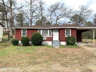 Main picture of 212 13th Ave NW