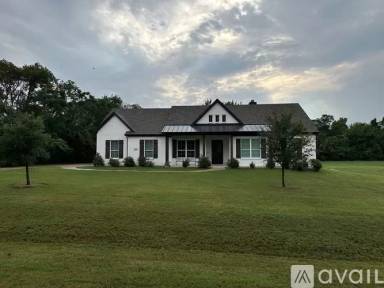 Main picture of 601 Ike Rd