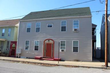 Main picture of 24 N Franklin St