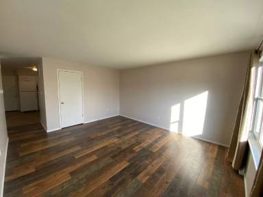 Main picture of 3340 Oakwood St