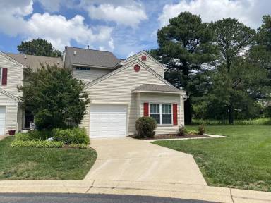 Main picture of 977 Water Oak Ct