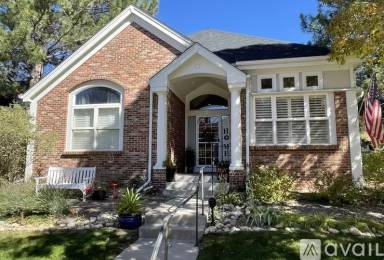 Main picture of 1011 S Valentia St