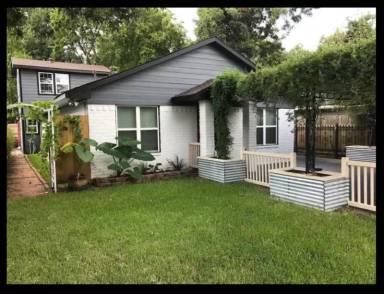 Main picture of 3909 Hain St