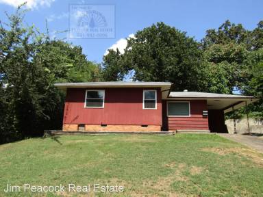 Main picture of 223 W 33rd Pl