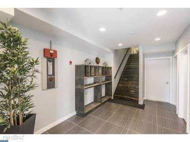 Main picture of 3863 Terrace St