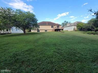 Main picture of 956 S Greentree Ave