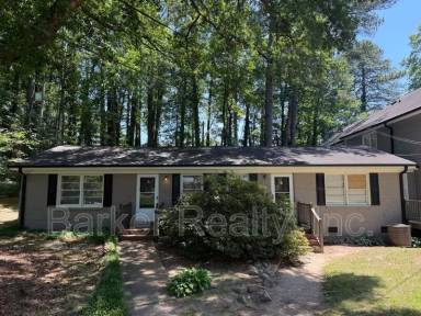 Main picture of 3917 Greenleaf St