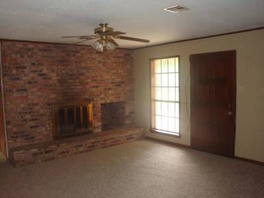 Main picture of 1287 Oak Rd