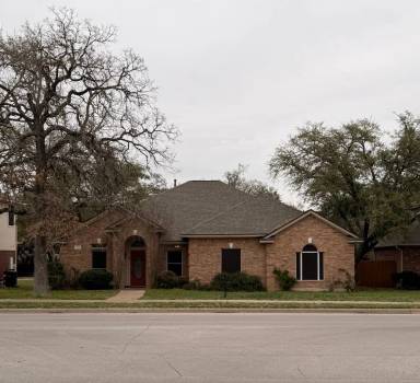 Main picture of 504 Oakwood Blvd
