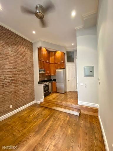 Main picture of 234 W 14th St