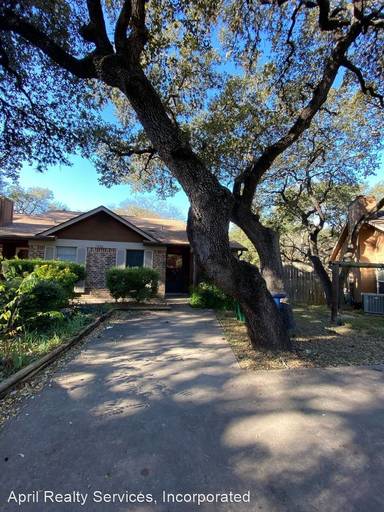 Main picture of 7001 Ivory Key Ct