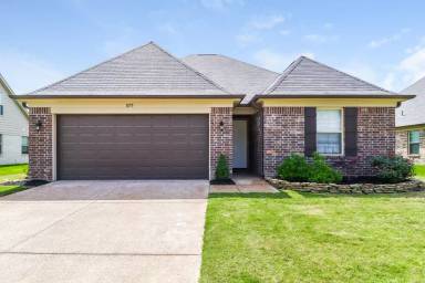 Main picture of 1075 Carib Loop W