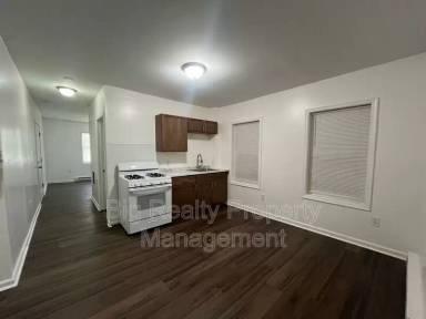 Main picture of 29 N Main St