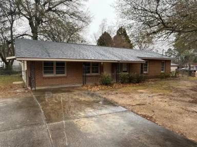 Main picture of 203 Oklahoma Ave