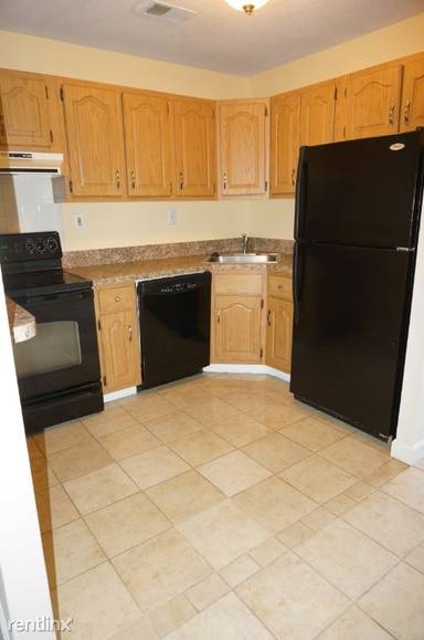 Main picture of 555 Russell Rd