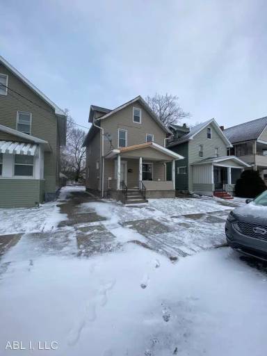 Main picture of 1110 E 20th St
