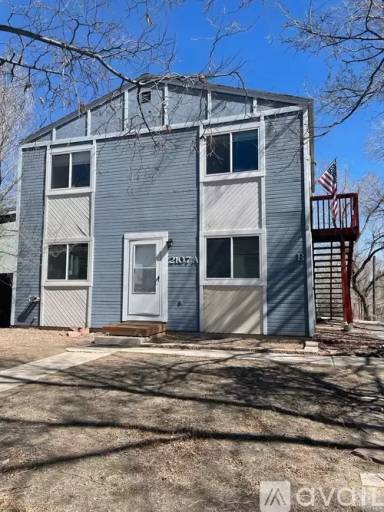 Main picture of 2107 N Chestnut St
