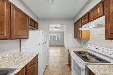 Main picture of 2122 Sandbur Dr