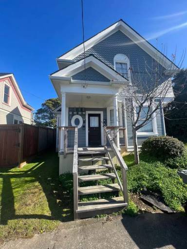 Main picture of 813 C St