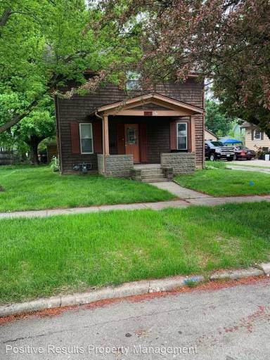 Main picture of 1011 Caswell St