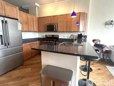 Main picture of 1819 S Michigan Ave