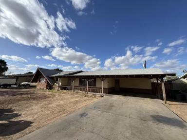 Main picture of 1022 E 7th Dr