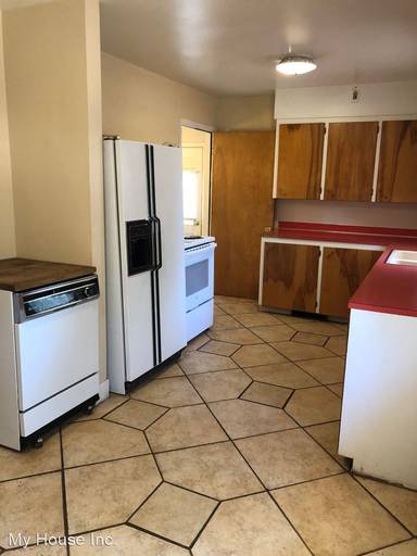 Main picture of 415 Alpert Ave