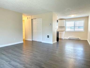 Main picture of 16837 SE Powell Blvd