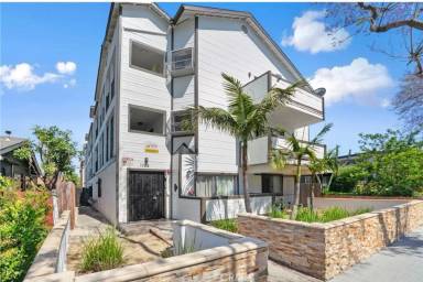 Main picture of 1086 Stanley Ave