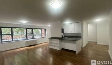 Main picture of 405 E 57th St