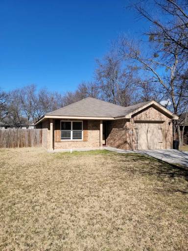 Main picture of 905 E Avenue B